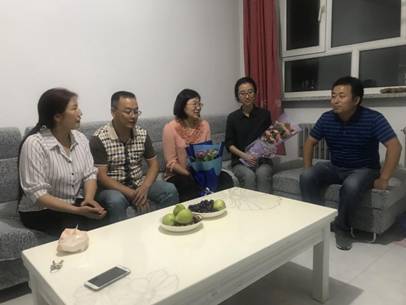 慰问西北农林科技大学支教教师黄懿梅、罗西子